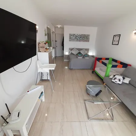 Las Flores Deluxe Apartment *