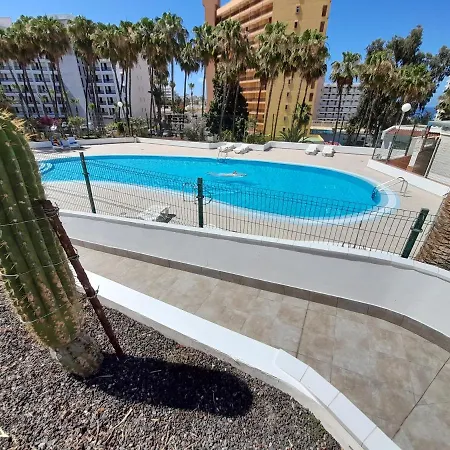 Las Flores Deluxe Apartment
